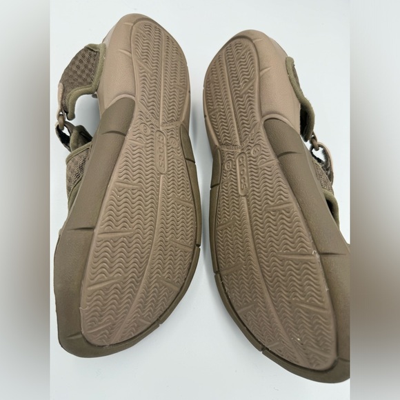 Crocs Swiftwater Mesh Sandal Women's Size 8 Walnut - Picture 2 of 8